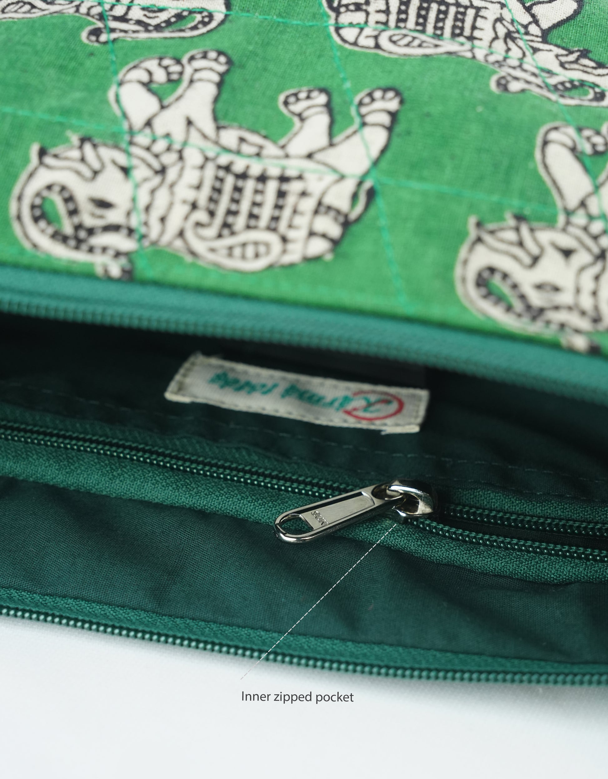 Jungle Parade Shoulder Bag (Medium)